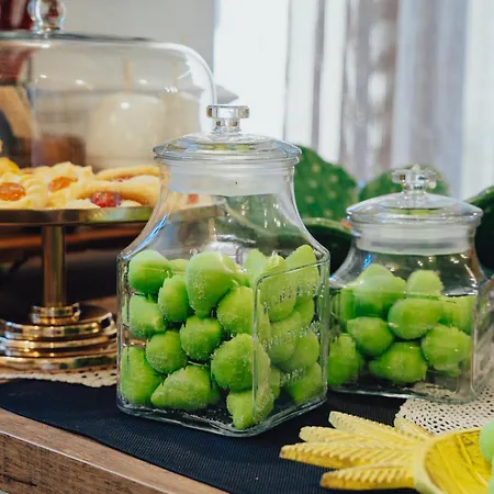 Roby's Boutique - Luxury