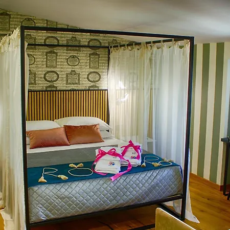 Roby's Boutique - Luxury Bed & Breakfast