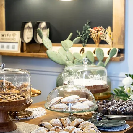 Roby's Boutique - Luxury Bed & Breakfast 4*