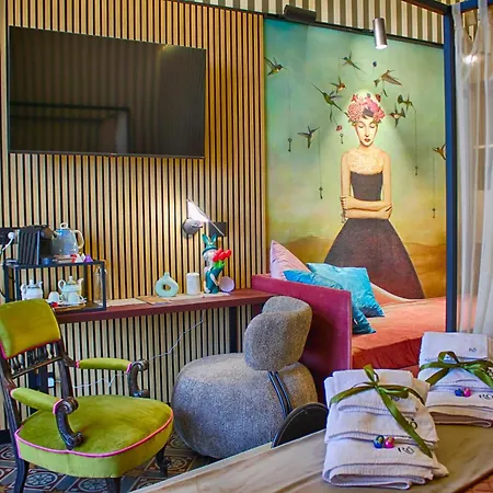 Roby's Boutique - Luxury